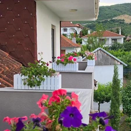L&d Garden House Pensión