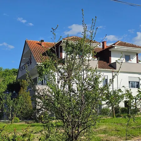 L&d Garden House ゲストハウス